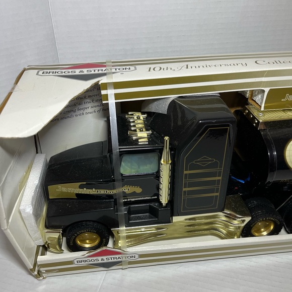 Briggs and Stratton tanker truck  10th Anniversary collection from 2003 - Picture 2 of 5